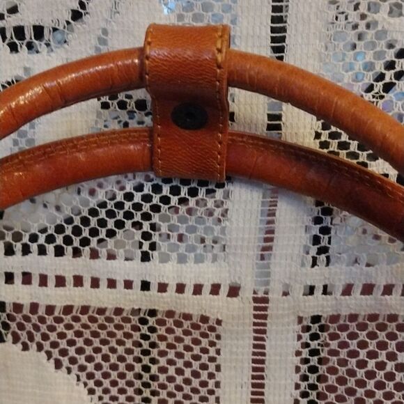 Fair Trade by Contigo leather tote - Picture 2 of 7